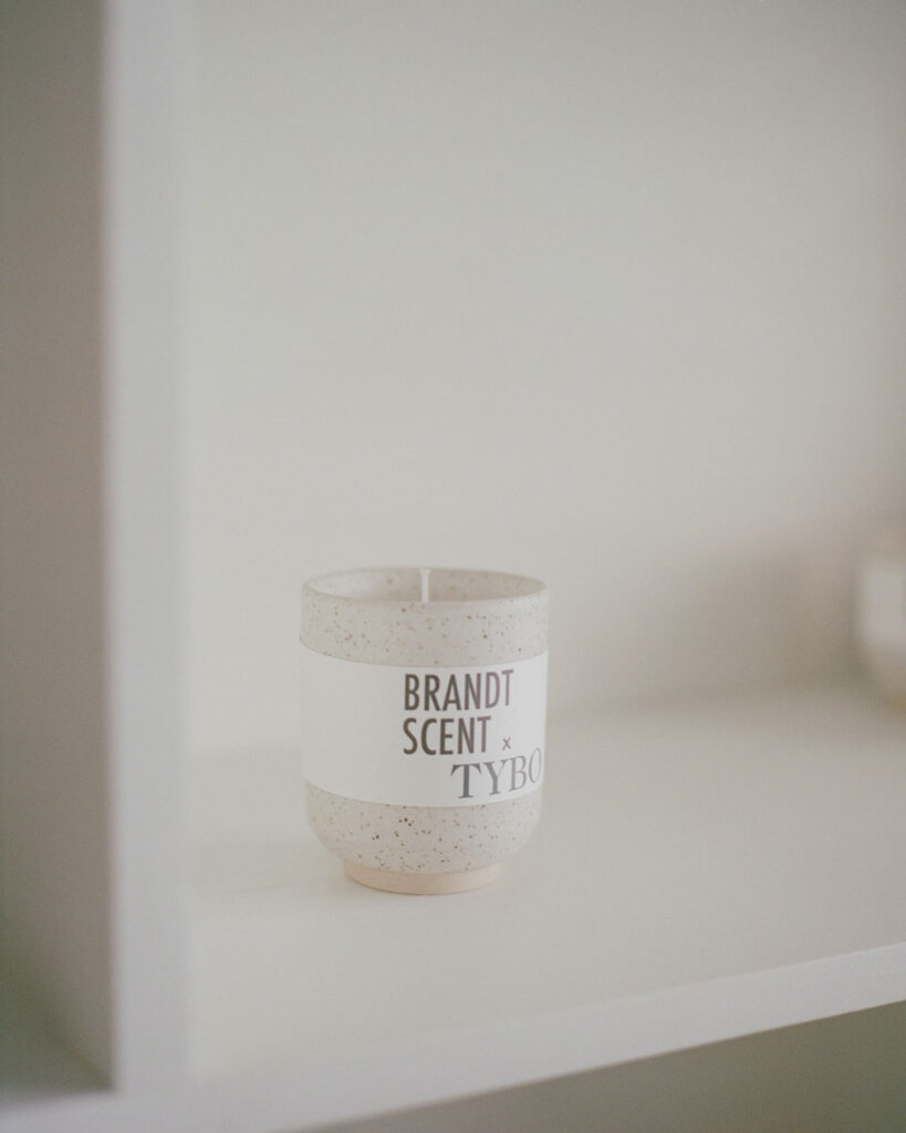 Brandt scent x TYBO - scented candle