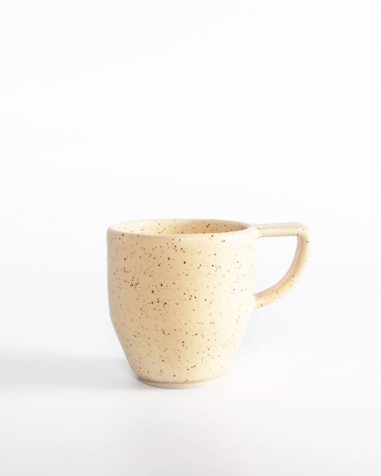EA_MUG_LIGHT_YELLOW